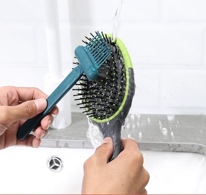 Vệ sinh lược gỡ rối tóc thường xuyên để đảm bảo sạch và bền